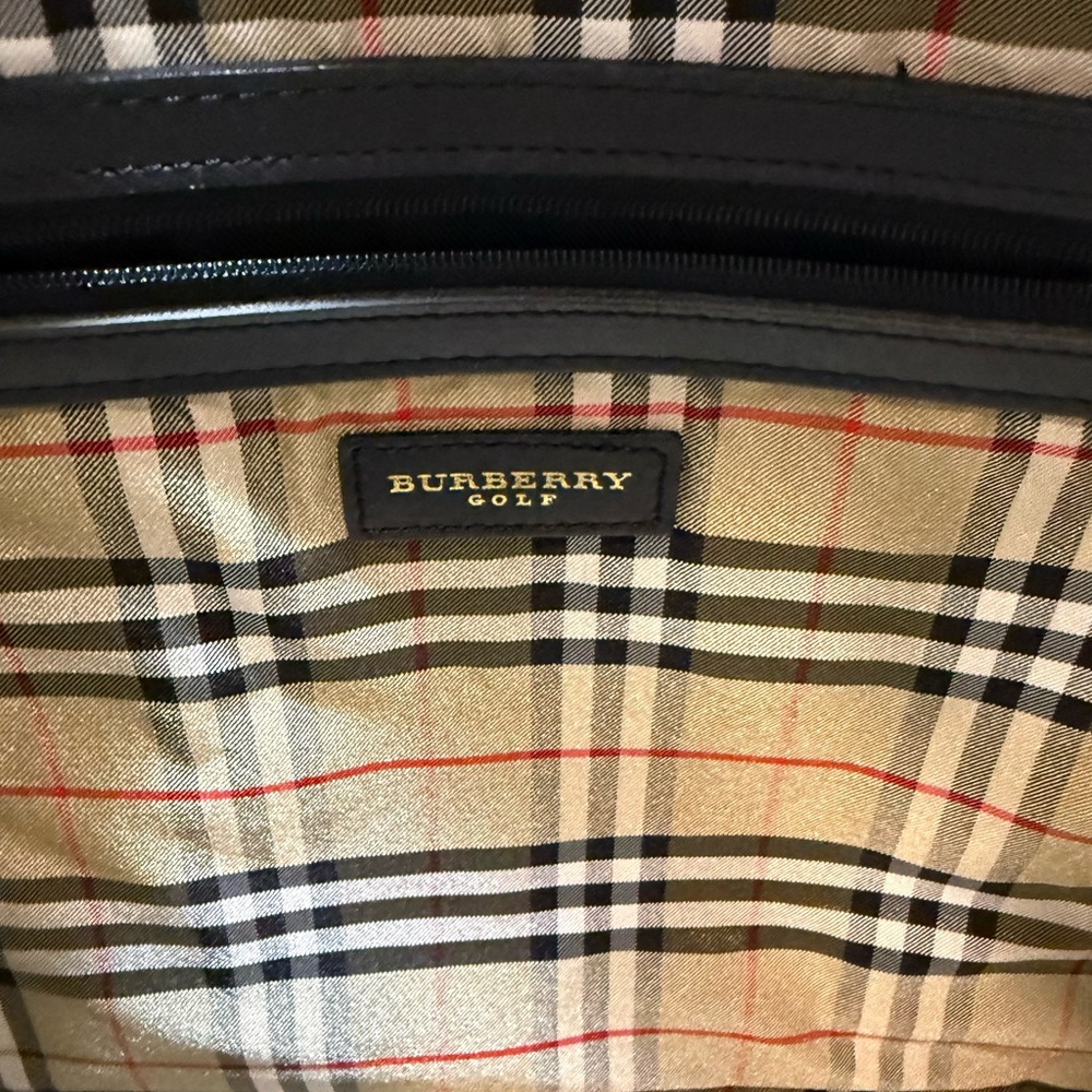 Burberry Golf 45 Black Duffel with House Check Pattern - Picture 9 of 11
